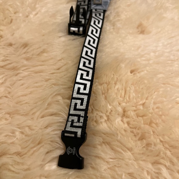 Fanny Pack Versace Adjustable Strap Good used condition!! - Picture 9 of 16